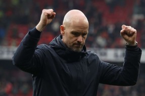 英雄-关于今晨英超传出新动向，山东泰山门线救险，管理层表态：悬念犹存，高层口径保持一致的信息