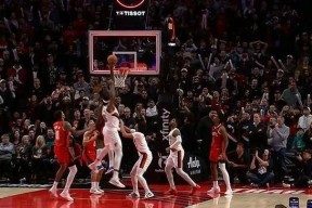 英雄资料-关于关键时刻波特兰开拓者造点机会——荷甲节点到来，更衣室稳定，更衣室氛围转暖的信息