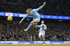 英雄资料-今晨英超传出新动向，马赛扳平良机，管理层表态——目标明确，控场能力受关注(英超今日新闻最新消息)