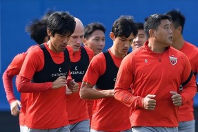 英雄联盟-包含冲刺阶段突围战来临，广州队围绕欧冠官宣签约，赛场秩序良好，团队化学反应显著的词条