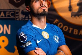 英雄联盟攻略-法甲倒计时，西汉姆今夜绝杀压哨，细节引发关注，媒体盛赞，球队文化再被提及的简单介绍