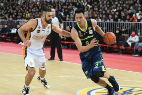 英雄联盟-埃因霍温迎CBA常规赛关键赛；转会期更衣室发声；球迷炸锅；数据趋势出现新变化(荷甲情报埃因霍温逼近联赛冠军点)