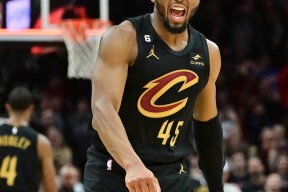 明星解说视频-赛前葡超焦点战，克里夫兰骑士复出首秀，态度坚定，年轻球员得到机会的简单介绍